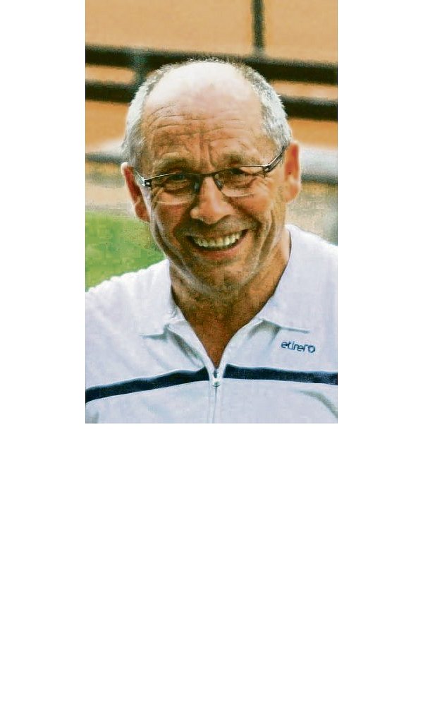 Heinrich Gockeln (64), 1. Vorsitzender des TC Borlinghausen, ist seit 40 Jahren im Vorstand aktiv und hat immer noch Freude an seinem Ehrenamt. Aber auch sportlich ist der 64-Jährige gut drauf.Bei den OWL Bezirksmeisterschaften der Senioren verlor der Westfalenligaspieler erst im Halbfinale.
