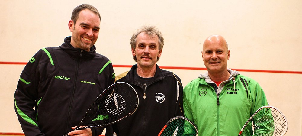 Vorfreude: Guido Möhlmann (v. l.), Horst Thielking und Alexander Kirchhoff freuen sich auf die neue Oberliga-Saison der Play Off-Racket-Squasher. - © Yvonne Gottschlich