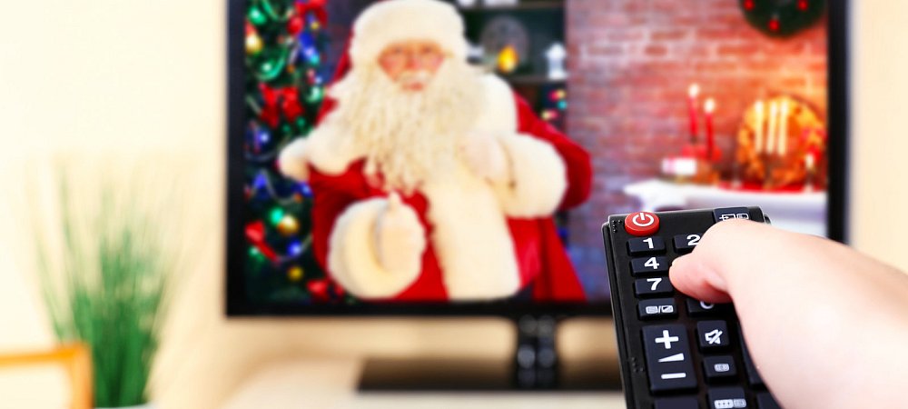 Das Angebot an TV-Filmen ist zu Weihnachten wieder besonders groß. - © Africa Studio