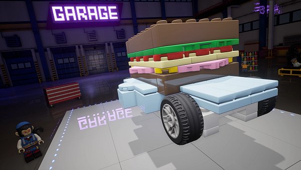Wir nennen es "Lego auf Rädern": Im freien Bauen können wir die ulkigsten Dinge auf Rädern konzipieren und in die Rennen schicken. Ein unglaublicher Spaß! - © 2K