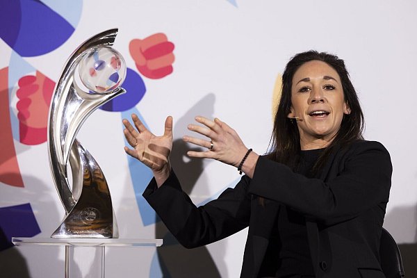 Freut sich über eine erfolgreiche EM: UEFA-Direktorin Nadine Keßler. - © Peter Klaunzer/Keystone/dpa