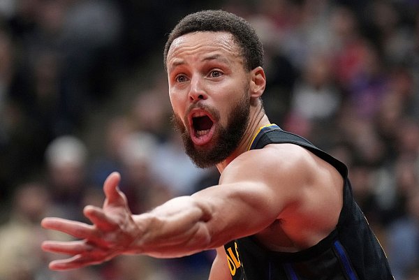 Steph Curry hatte wieder viele Gründe, unzufrieden zu sein. - © Nathan Denette/The Canadian Press via AP/dpa