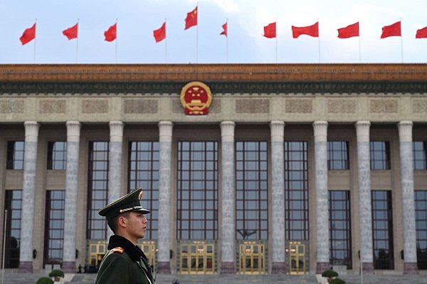 China hat für weitere Konjunktur-Maßnahmen gegen die Wirtschaftsflaute gestimmt. (Archivbild) - © Johannes Neudecker/dpa