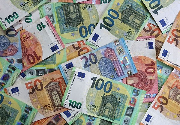 Jeder Dritte hat monatlich weniger Geld zur Verfügung als noch vor einem Jahr. (Symbolbild) - © Karl-Josef Hildenbrand/dpa