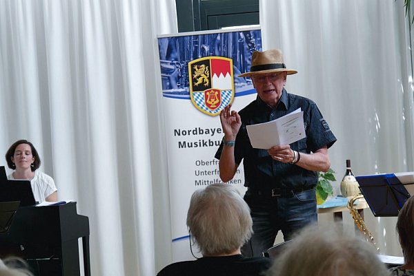 Der Nordbayerische Musikbund nutzt die Kraft der Musik, um Menschen mit Demenz und ihre Angehörigen zu erreichen. - © Monika Feldmeier/Nordbayerischer Musikbund/dpa