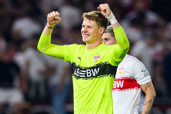 Nachdem er in der vergangenen Woche über das 2:0 gegen den FC St. Pauli jubeln durfte, freute sich Alexander Nübel nun über den Erfolg in der Europa League. - © Tom Weller/dpa