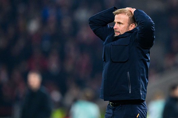 Trainer Sebastian Hoeneß ist verwundert, dass Angelo Stiller nicht für die Länderspiele nominiert ist. - © Tom Weller/dpa