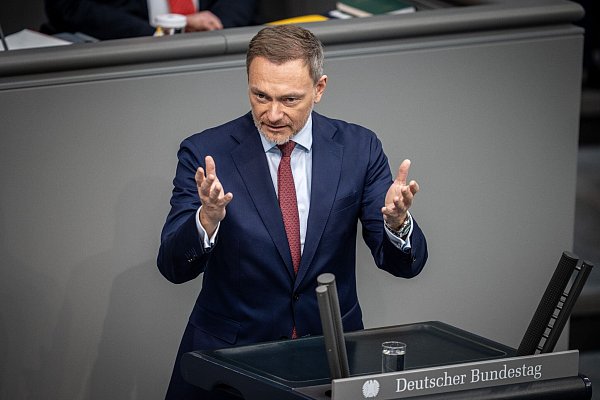 Christian Lindner: «Wir machen uns auf den Weg zur finanzpolitischen Normalität.» - © Michael Kappeler/dpa