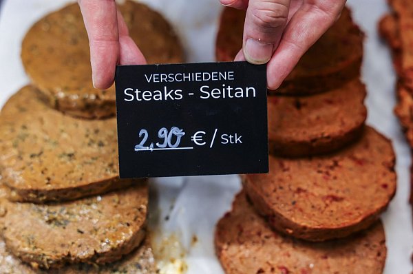 Auch aus Seitan dürften künftig keine Steaks mehr gemacht werden. (Symbolbild) - © Oliver Berg/dpa