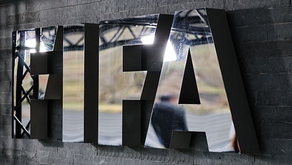 Die Generalversammlung des Fußball-Weltverbandes beginnt mit Verspätung. - © Christian Charisius/dpa
