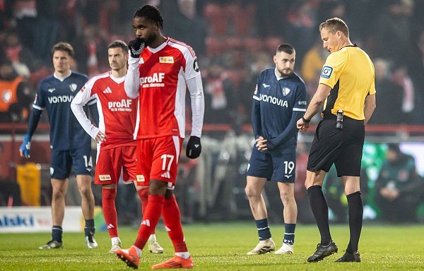 Das Spiel stand kurz vor dem Abbruch. - © Andreas Gora/dpa