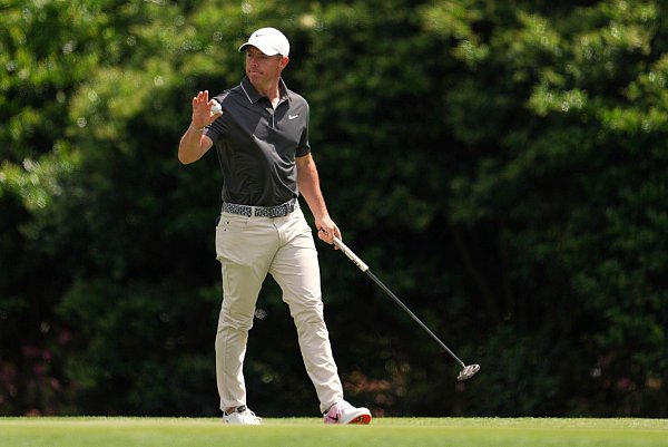 Rory McIlroy spielte eine starke 66er-Runde am zweiten Tag. - © Matt Slocum/AP/dpa