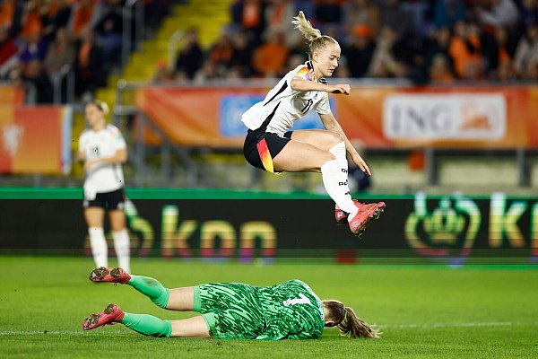 Lea Schüller traf zum zwischenzeitlichen 1:1. - © Toin Damen/dpa