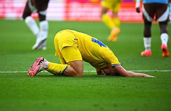 Die Ukrainer um Heorhij Sudakow schieden trotz vier Punkten aus. - © Tom Weller/dpa