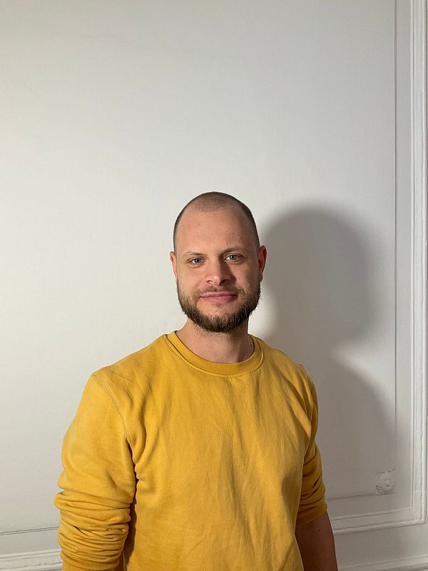 Johannes Lanzinger ist Klinischer Psychologe und Gesundheitspsychologe und arbeitet bei Phobius in Wien an der Behandlung verschiedener Ängste mit Hilfe von Virtual Reality. - © Phobius/dpa-tmn