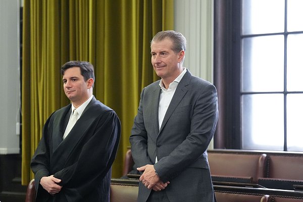 Stephan Hensel, der Vater der Kinder, ist im Prozess gegen seine Ex-Frau Christina Block Nebenkläger. - © Marcus Brandt/Pool dpa/dpa