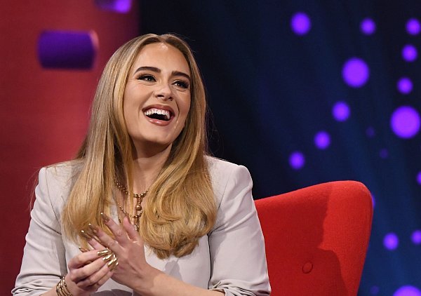 Die britische Sängerin Adele ist bekannt für kraftvolle Balladen (Archivbild). - © Matt Crossick/Press Association/dpa