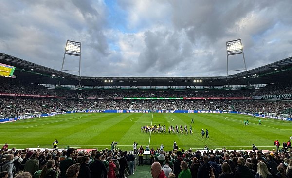 Volles Haus im Nordderby. - © Carmen Jaspersen/dpa