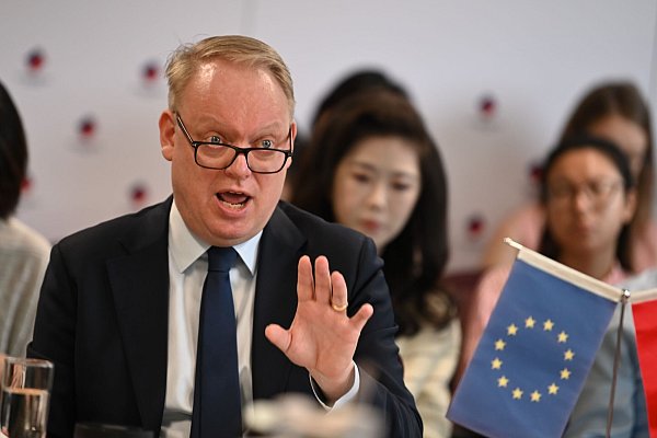 China muss laut EU-Kammerpräsident Eskelund handeln, wenn es weiter ausländische Investitionen will. - © Johannes Neudecker/dpa/dpa-mag