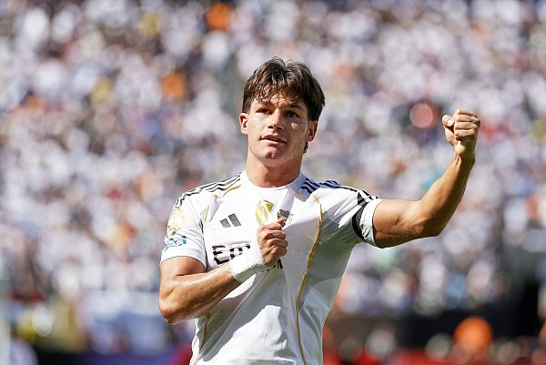Kaum Gegenwehr beim 2:0: Reals Fran García. - © Adam Hunger/FR110666 AP/AP/dpa