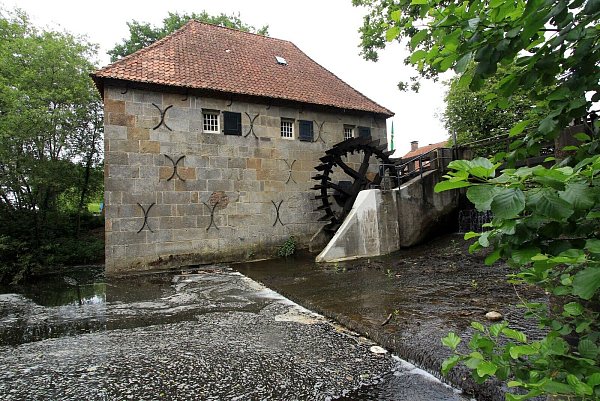 Die Wassermühle Mallum in Eibergen steht seit 1748 am Flüsschen Berkel - und ist heute ein Museum. Mehl wird aber auch noch produziert. - © Bernd F. Meier/dpa-tmn