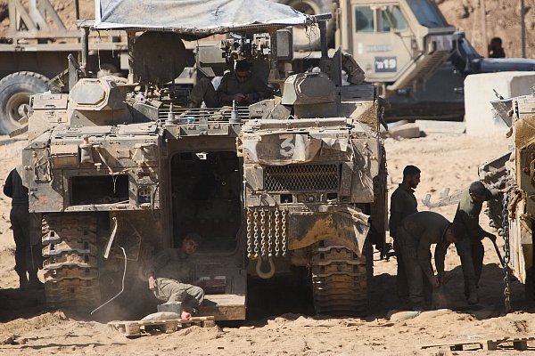 Trotz Waffenruhe kommen immer noch Palästinenser bei Zwischenfällen durch israelischen Beschuss ums Leben. - © Ariel Schalit/AP/dpa