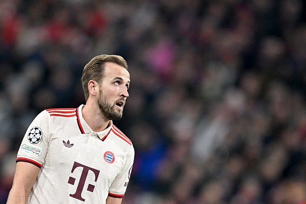 Blick nach oben: Reicht es für Bayern noch direkt fürs Achtelfinale? - © Sven Hoppe/dpa