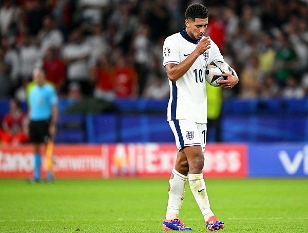 Für England und Jude Bellingham zerplatzte der Titeltraum erneut. - © Robert Michael/dpa