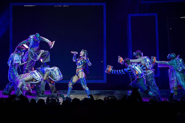Die Welttournee «The Lifetimes Tour» begleitet Perrys aktuelles und siebtes Studioalbum «143», das schon im September 2024 erschien. - © Moritz Frankenberg/dpa