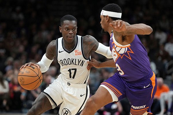 Dennis Schröder überzeugte gegen Phoenix mit 29 Punkten. - © Rick Scuteri/AP/dpa