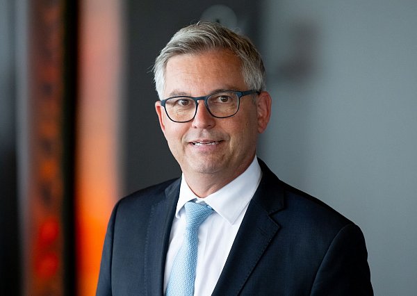 EU-Innenkommissar Magnus Brunner sieht die EU in der Migrationspolitik auf einem guten Weg. (Archivbild) - © Sven Hoppe/dpa