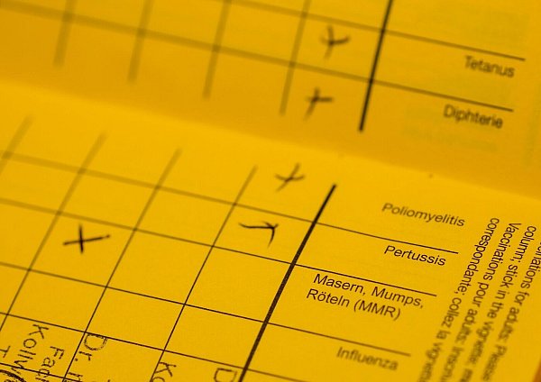 Empfohlen werden gegen Polio drei Dosen im Alter von 2, 4 und 11 Monaten und eine Auffrischimpfung (Symbolbild). - © Jens Kalaene/dpa-Zentralbild/dpa