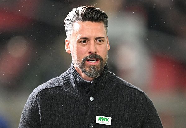 Trainer Wagner erlitt mit dem FC Augsburg erneut eine Niederlage. - © Bernd Weißbrod/dpa