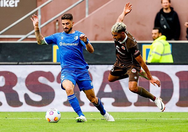 In der Partie zwischen dem FC St. Pauli und dem 1. FC Magdeburg kam es zu einer Punkteteilung. - © Axel Heimken/dpa
