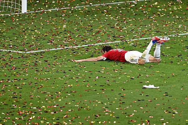 Der FC Bayern hat Thomas Müller ausgiebig gefeiert. - © Sven Hoppe/dpa