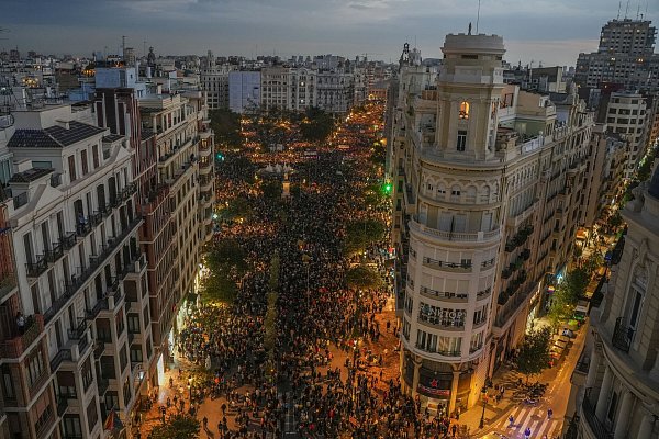 Der Unmut in Valencia ebbt nicht ab. - © Jorge Gil/EUROPA PRESS/dpa