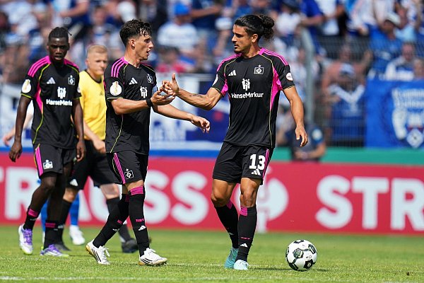 Guilherme Ramos (r.) rettete den HSV in die Verlängerung - © Thomas Frey/dpa