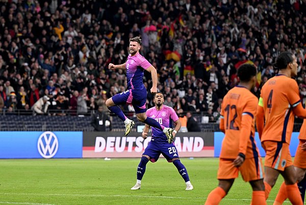 Das passte. Füllkrug hob nach seinem Siegtreffer gegen Oranje förmlich ab. - © Federico Gambarini/dpa