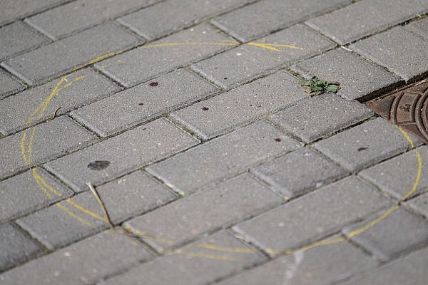 Femizid bedeutet, dass Frauen aufgrund ihres Geschlechts getötet werden – also weil sie Frauen sind. - © Fabian Sommer/dpa
