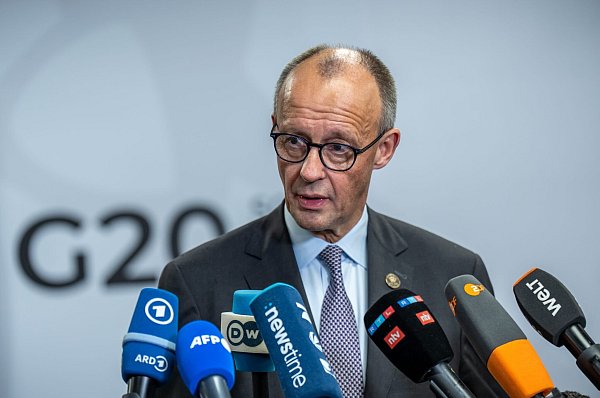 «Kriege können nicht beendet werden durch Großmächte über die Köpfe der beteiligten Länder hinweg», sagt Kanzler Merz. - © Michael Kappeler/dpa