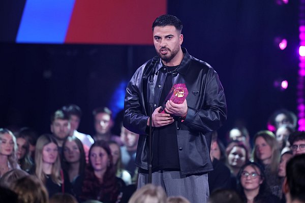 Als Brückenbauer mit Haltung ausgezeichnet: Tahsim Durgun wurde über Tiktok-Videos bekannt. - © Friso Gentsch/dpa