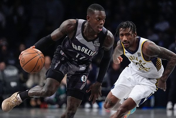 Dennis Schröder absolvierte beim Sieg gegen Indiana sein schwächstes Saisonspiel. - © Frank Franklin II/AP/dpa