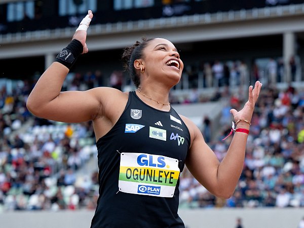 Kugelstoß-Olympiasiegerin Yemisi Ogunleye hat nun viel Training für die WM vor sich. - © Sven Hoppe/dpa
