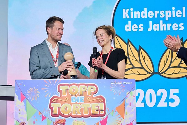 Den Preis «Kinderspiel des Jahres» 2025 erhielt «Topp die Torte!» von Wolfgang Warsch. - © Annette Riedl/dpa