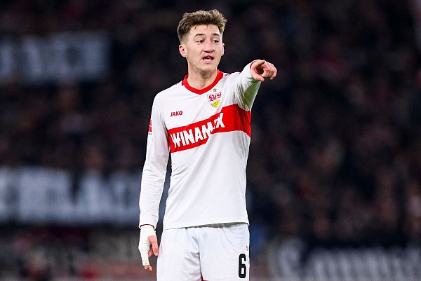 Angelo Stiller brachte den VfB Stuttgart im Test gegen Ajax Amsterdam in Führung. - © Tom Weller/dpa