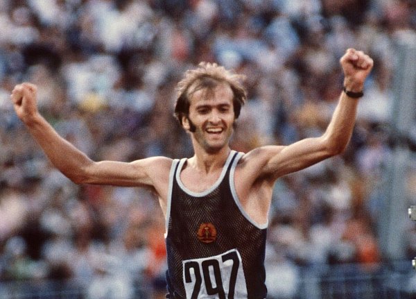 1980 feierte Waldemar Cierpinski in Moskau seinen zweiten Olympiasieg. - © Frank Leonhardt/dpa