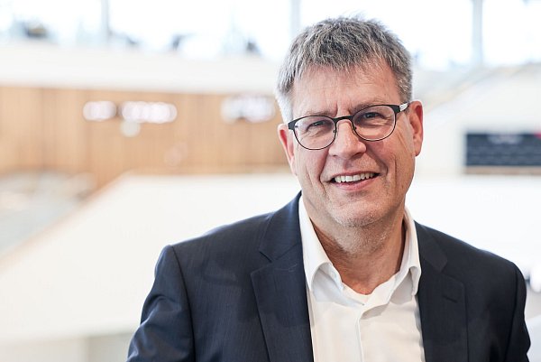 Thomas Weikert richtet sich mit einem Wahlaufruf an die Bürgerinnen und Bürger. - © Christian Charisius/dpa