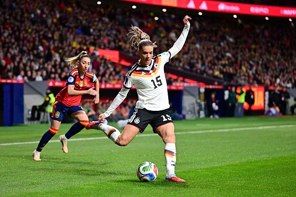 DFB-Stürmerin Selina Cerci im Vorwärtsgang. - © Sebastian Christoph Gollnow/dpa