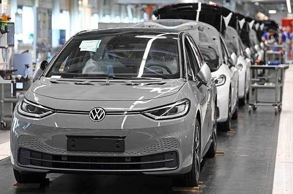 VW-Chef Blume hat noch Hoffnung auf Verhandlungslösung (Archivbild) - © Hendrik Schmidt/dpa-Zentralbild/POOL/dpa
