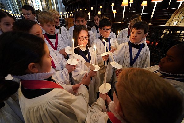 Traditionalisten wollen reine Jungen- und Männerchöre als wichtiges Kulturerbe erhalten. - © Lucy North/PA Wire/dpa